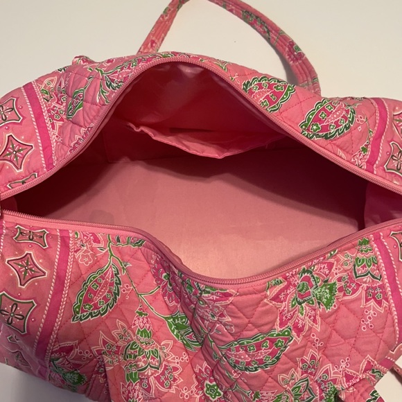 Tanya Lee Design Quilted Fabric Travel Duffle Bag, and Two Cosmetic Bags - Picture 9 of 14